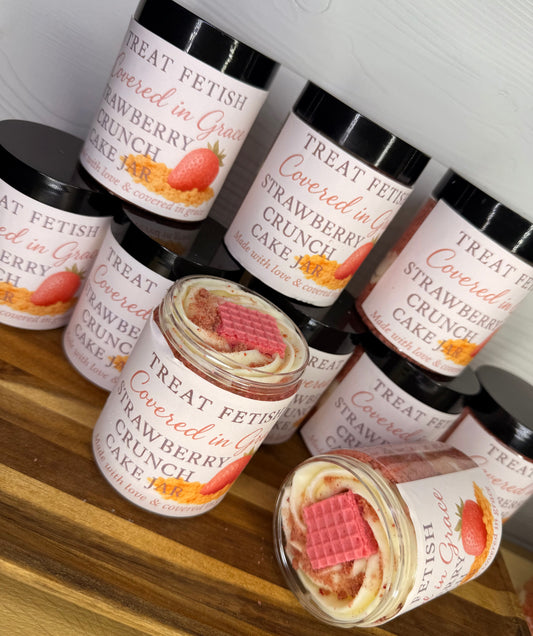 🍓 Covered in Grace – Strawberry Crunch Cake Jar